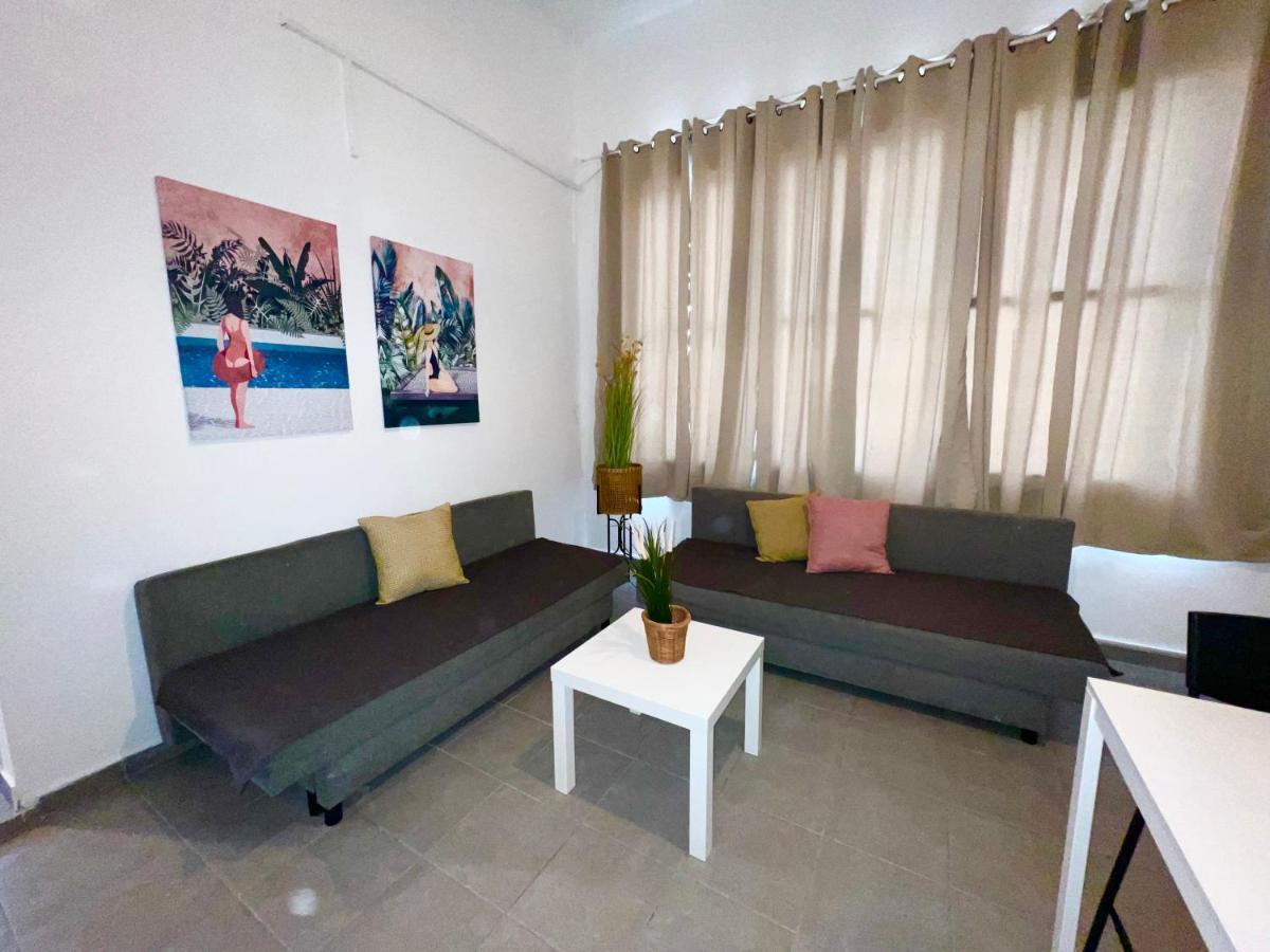 Aspentlv - Hacarmel Market Apartments & Studios Тель-Авив Экстерьер фото