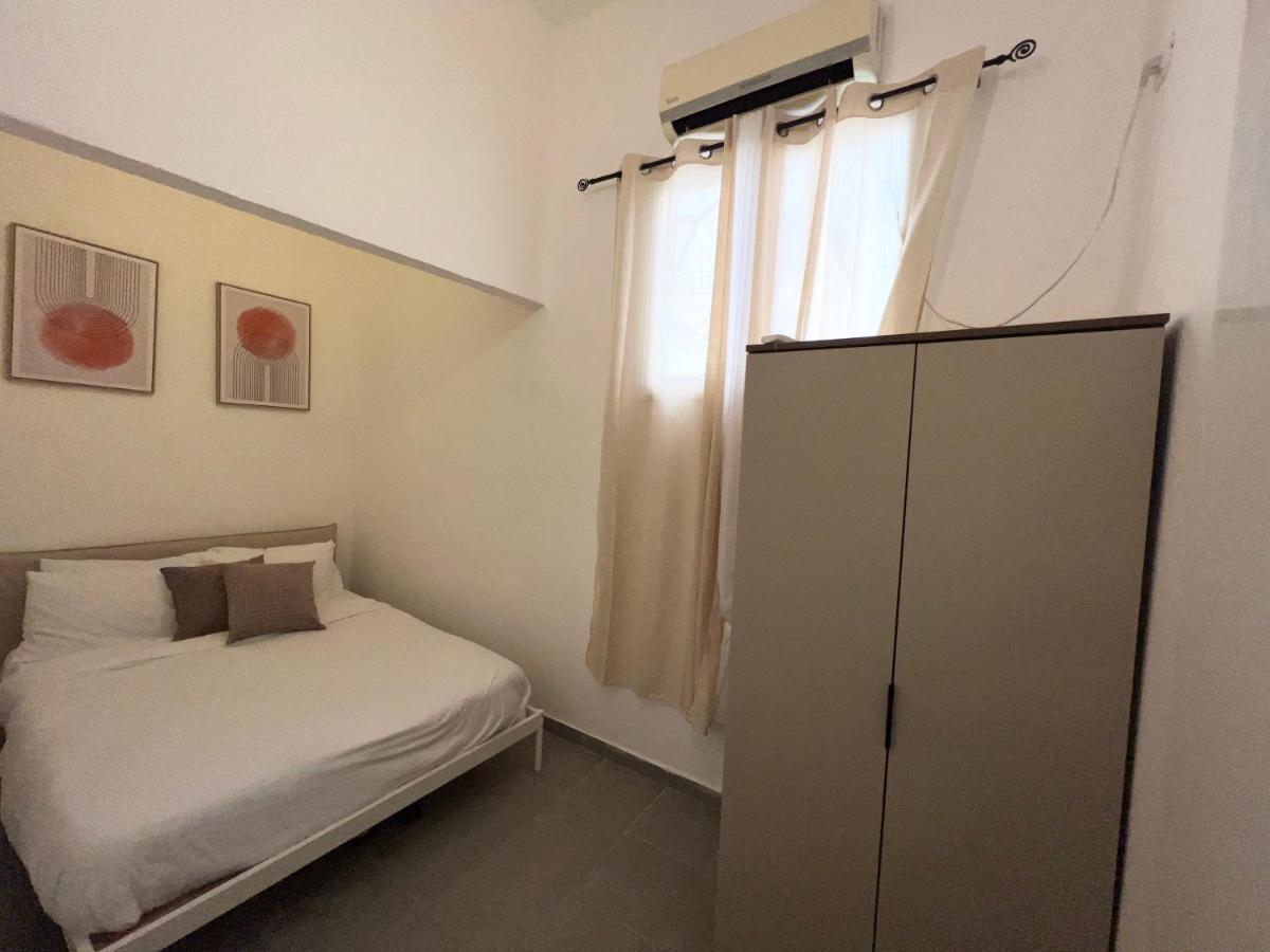 Aspentlv - Hacarmel Market Apartments & Studios Тель-Авив Экстерьер фото