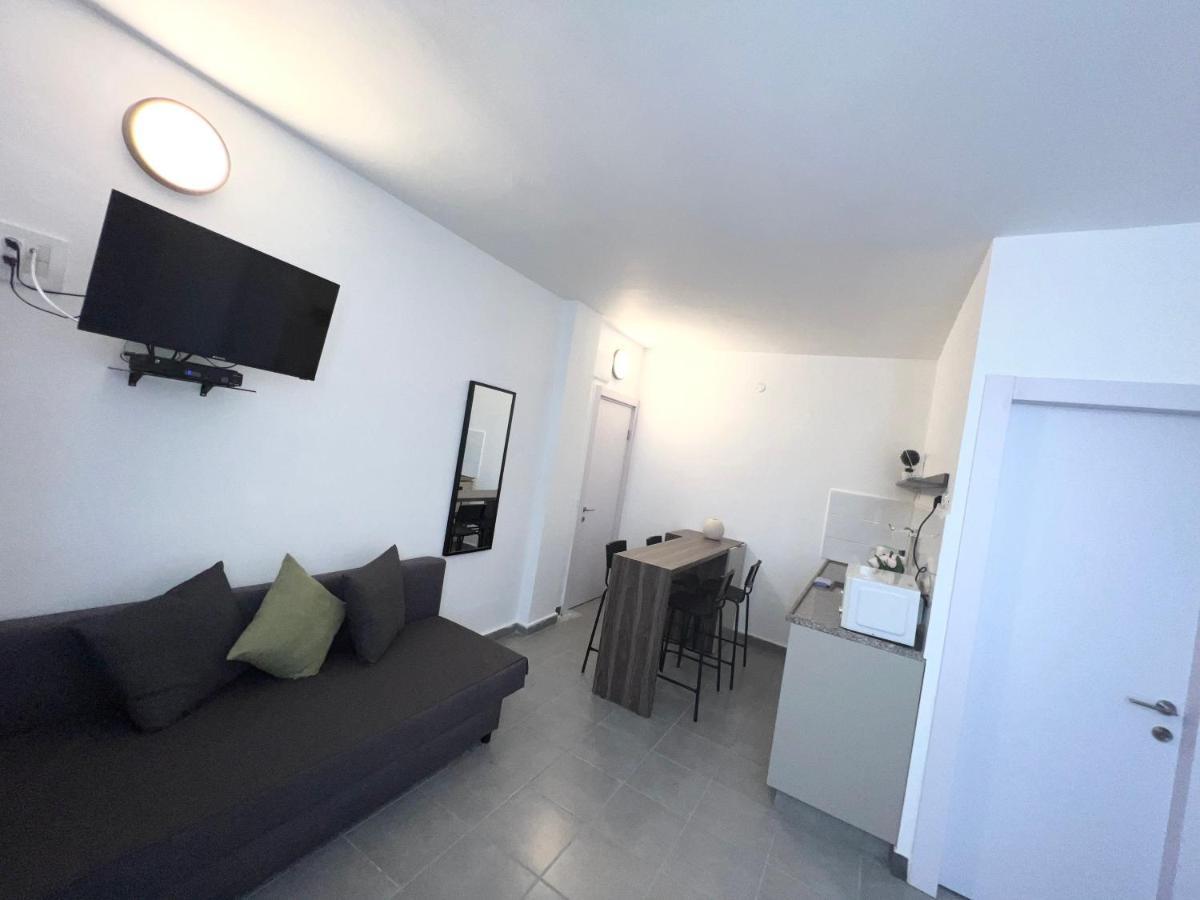 Aspentlv - Hacarmel Market Apartments & Studios Тель-Авив Экстерьер фото