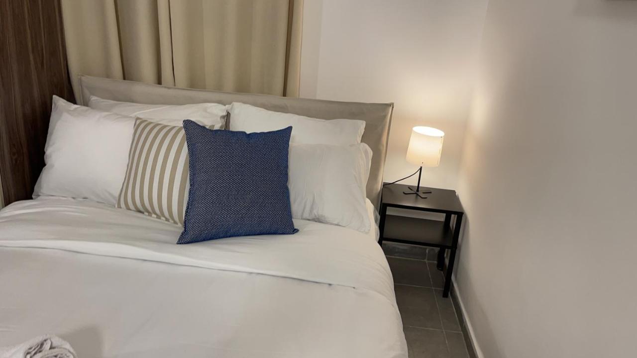 Aspentlv - Hacarmel Market Apartments & Studios Тель-Авив Экстерьер фото