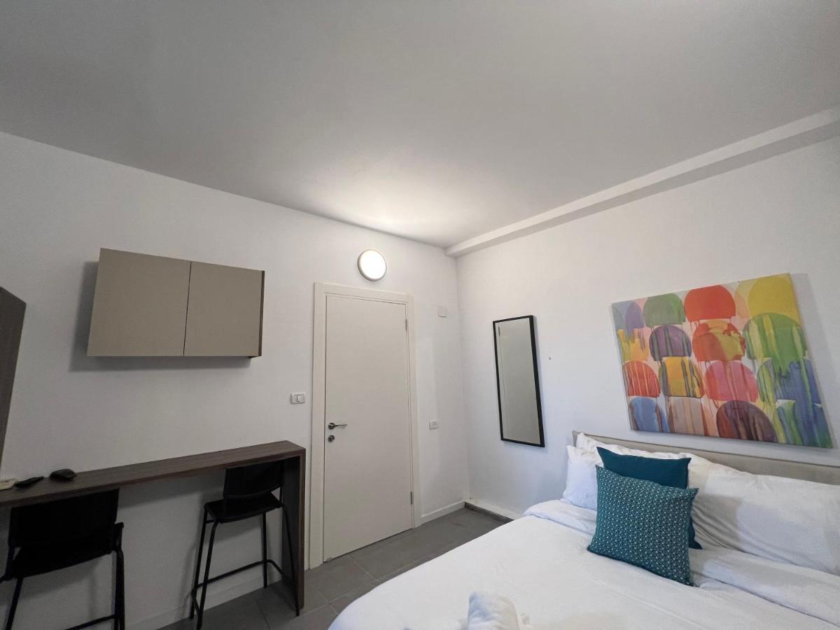 Aspentlv - Hacarmel Market Apartments & Studios Тель-Авив Экстерьер фото
