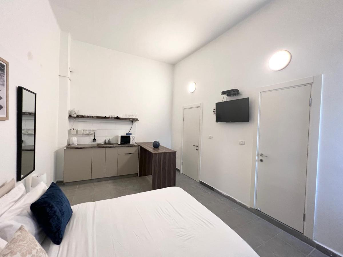 Aspentlv - Hacarmel Market Apartments & Studios Тель-Авив Экстерьер фото