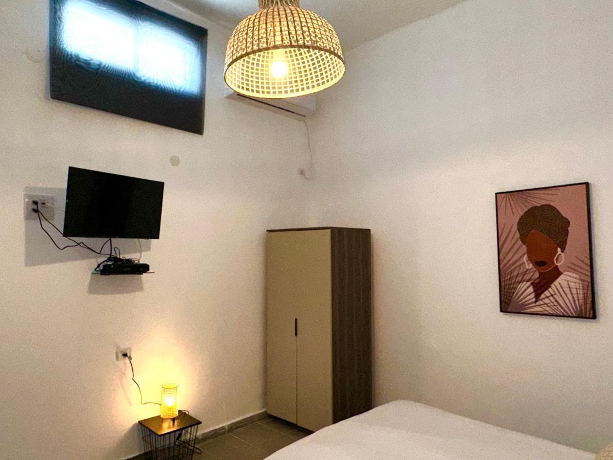 Aspentlv - Hacarmel Market Apartments & Studios Тель-Авив Экстерьер фото